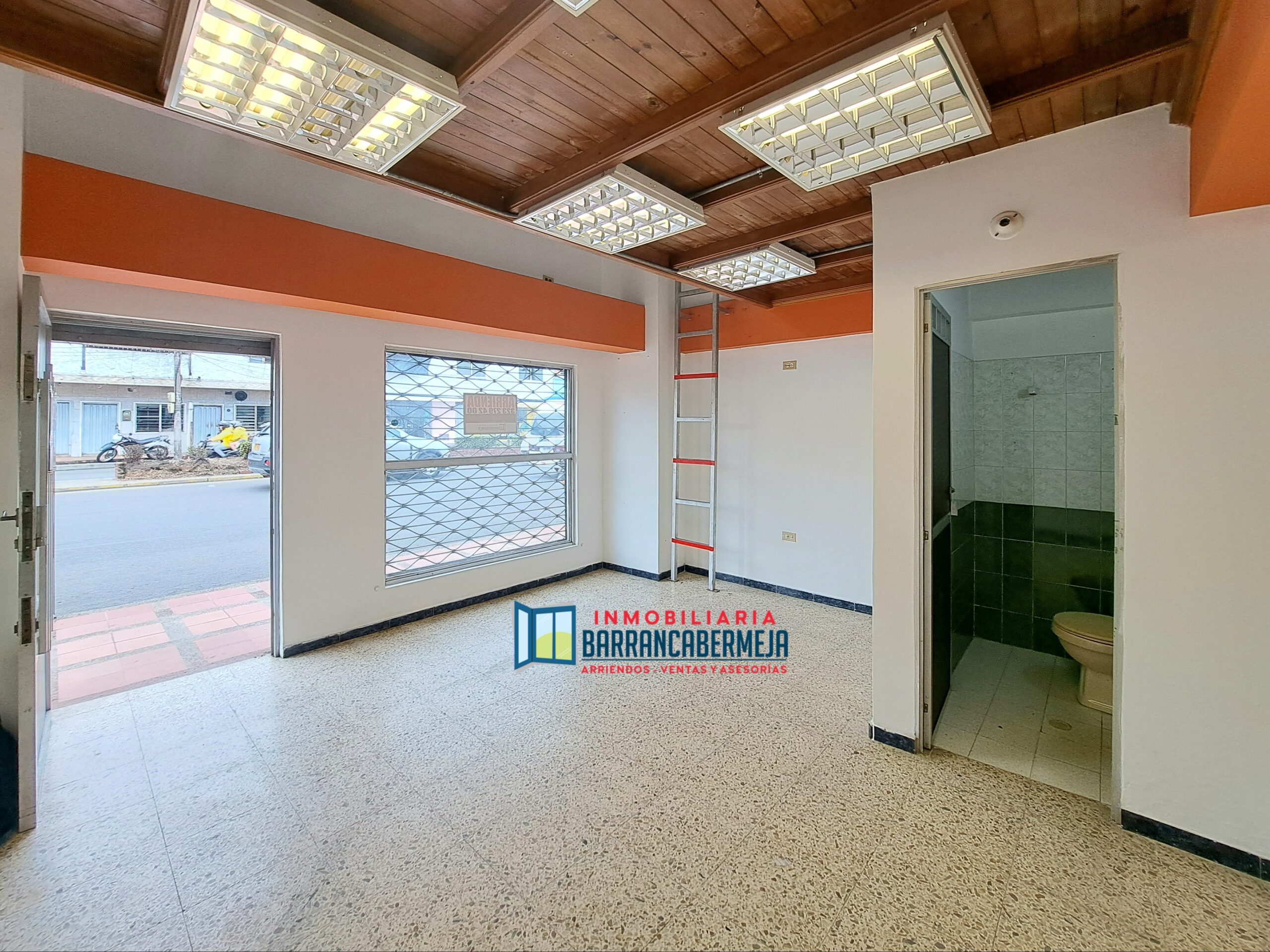 LOCAL EN ARRIENDO BARRIO COLOMBIA, EDIFICIO RIVIERA