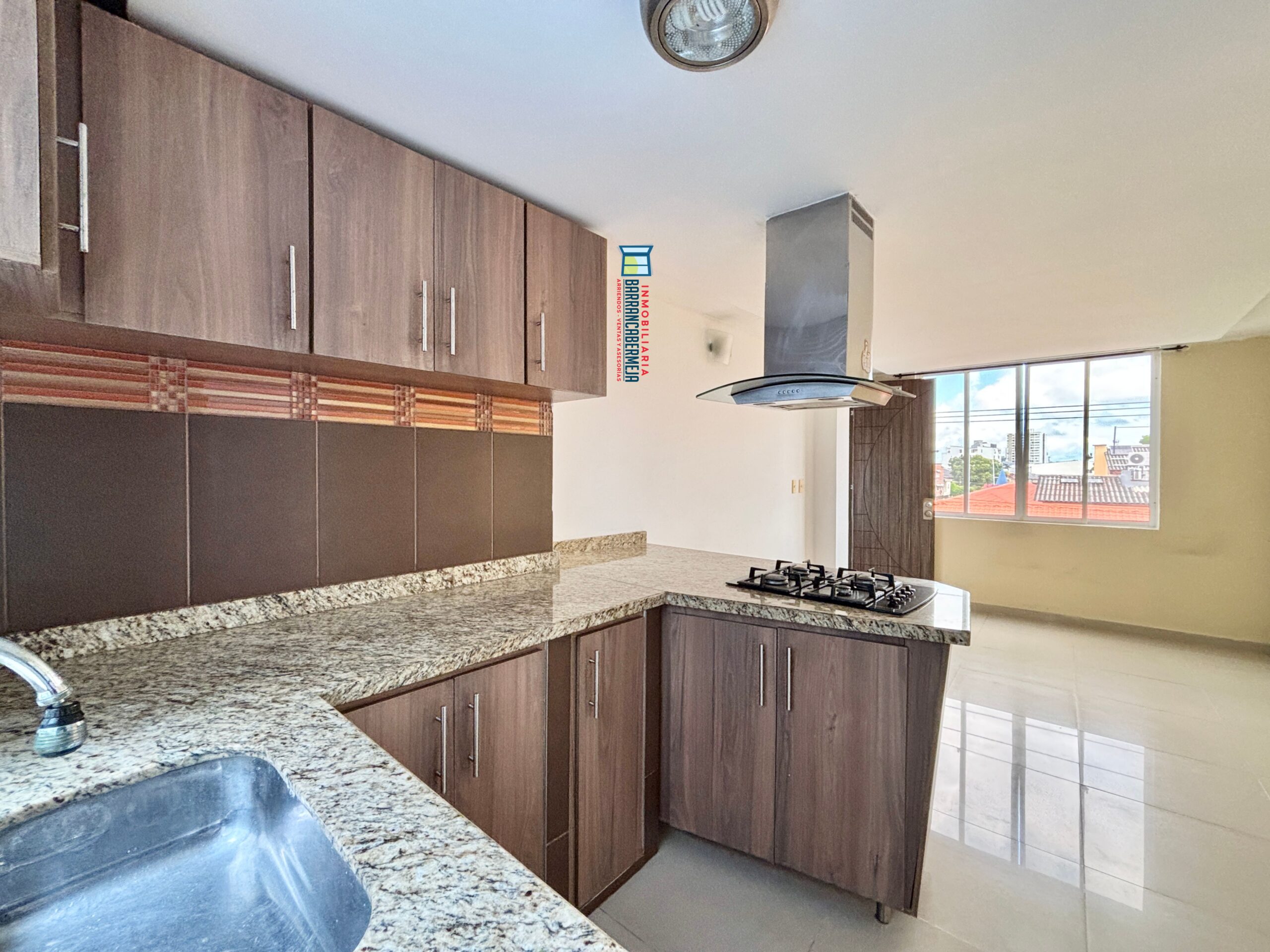 APARTAMENTO EN ARRIENDO