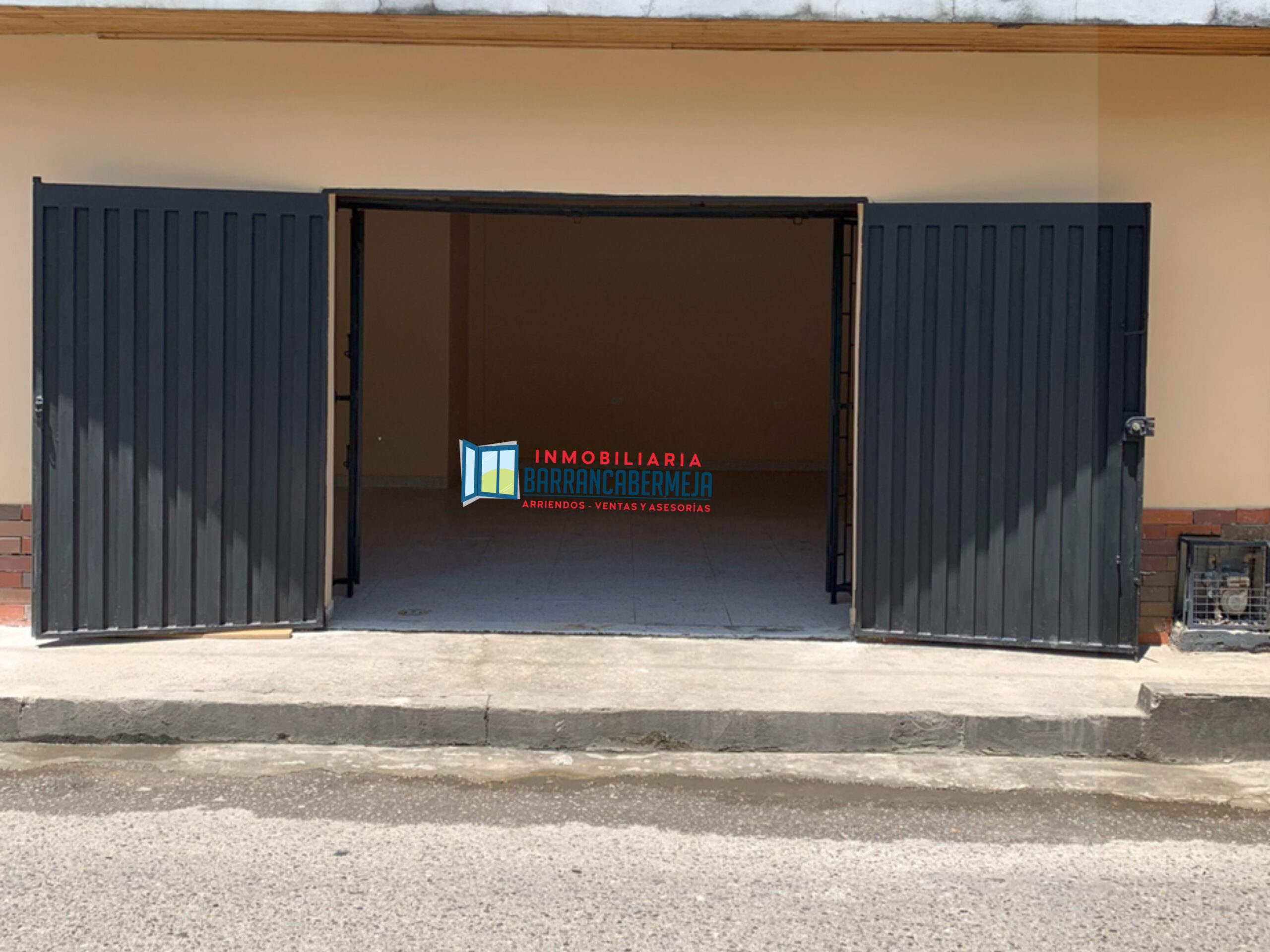 LOCAL EN ARRIENDO