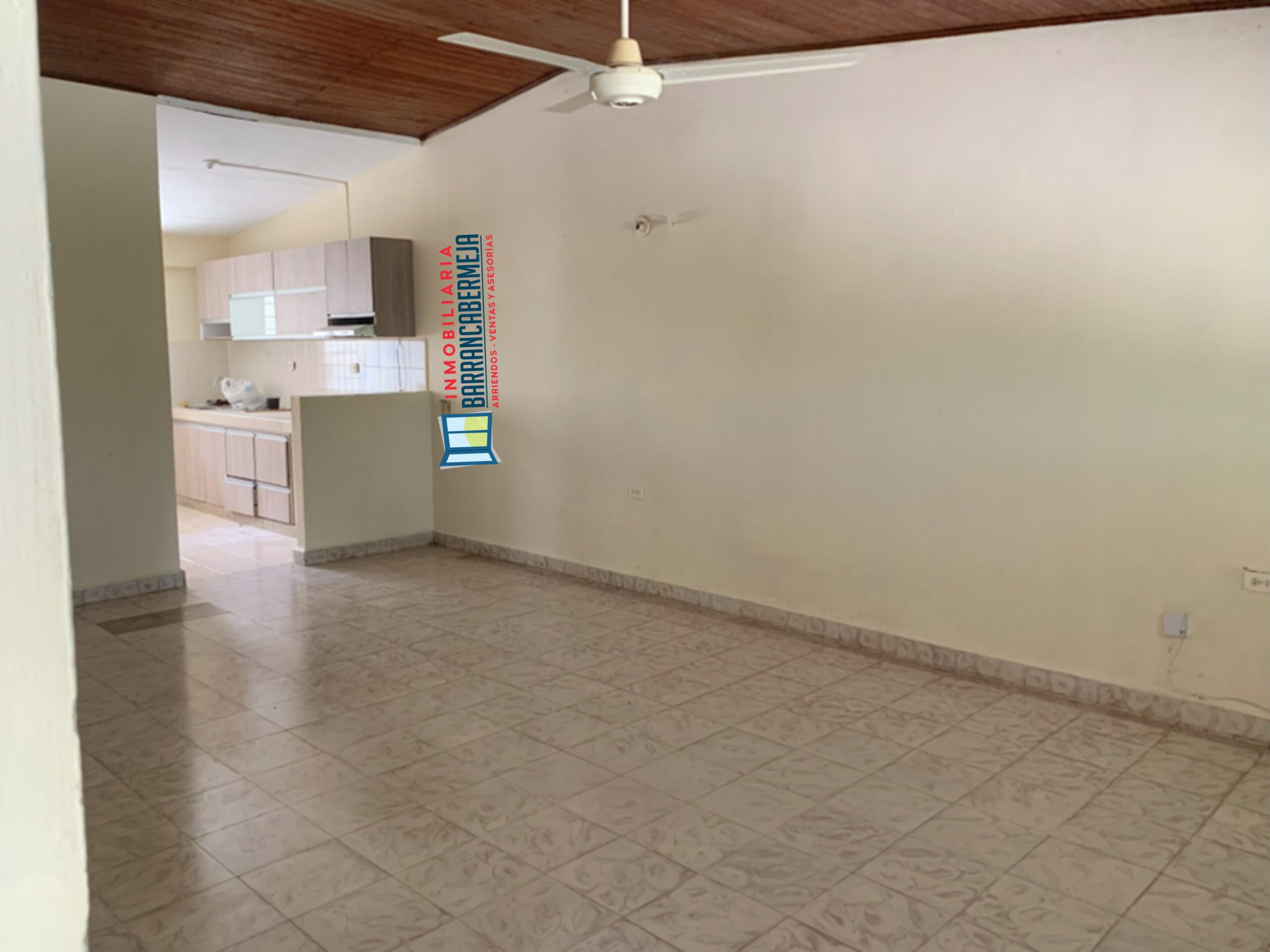 CASA EN ARRIENDO