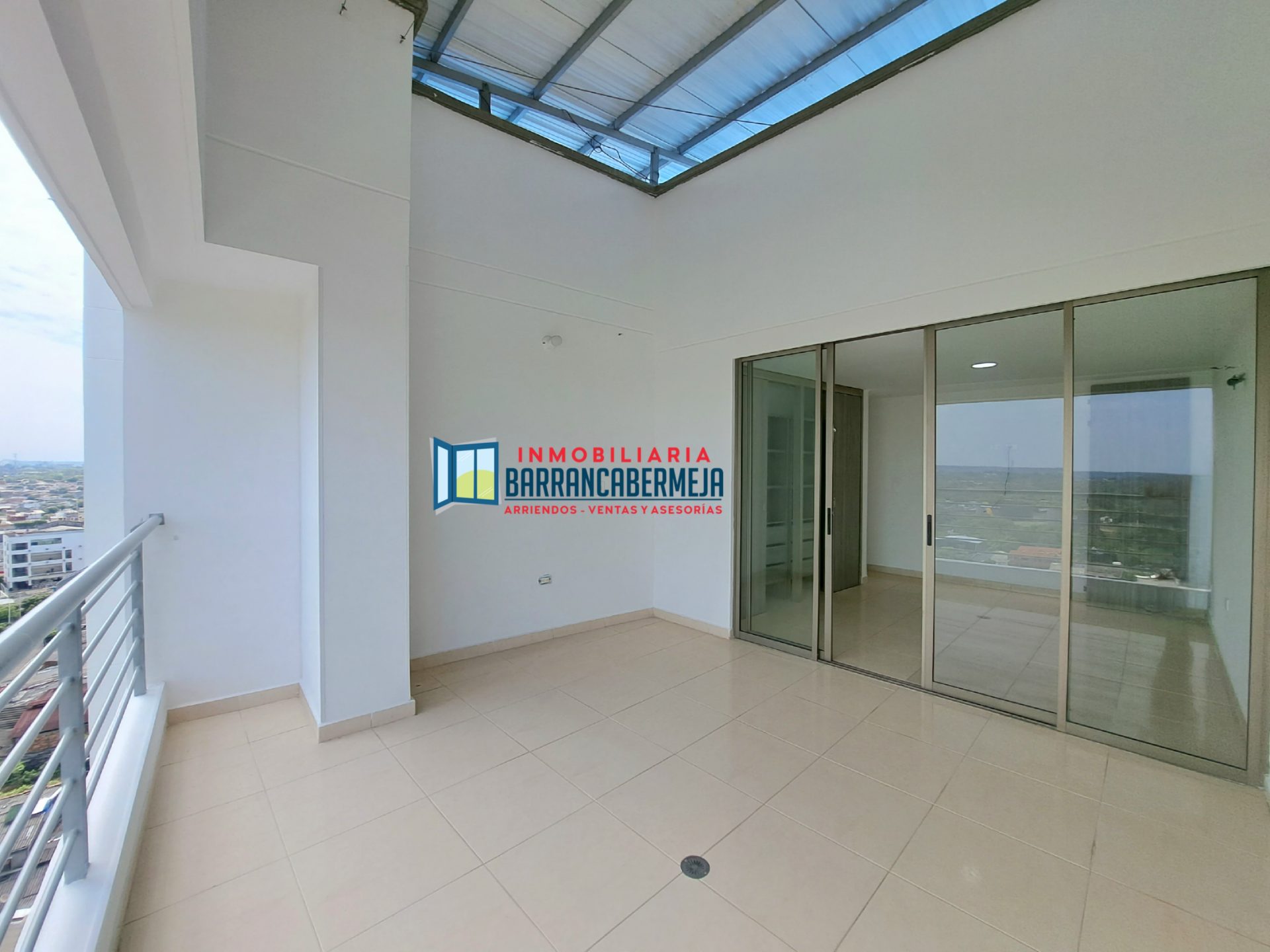 PENTHOUSE EN VENTA EDIF. LIBERTAD CONDOMINIO