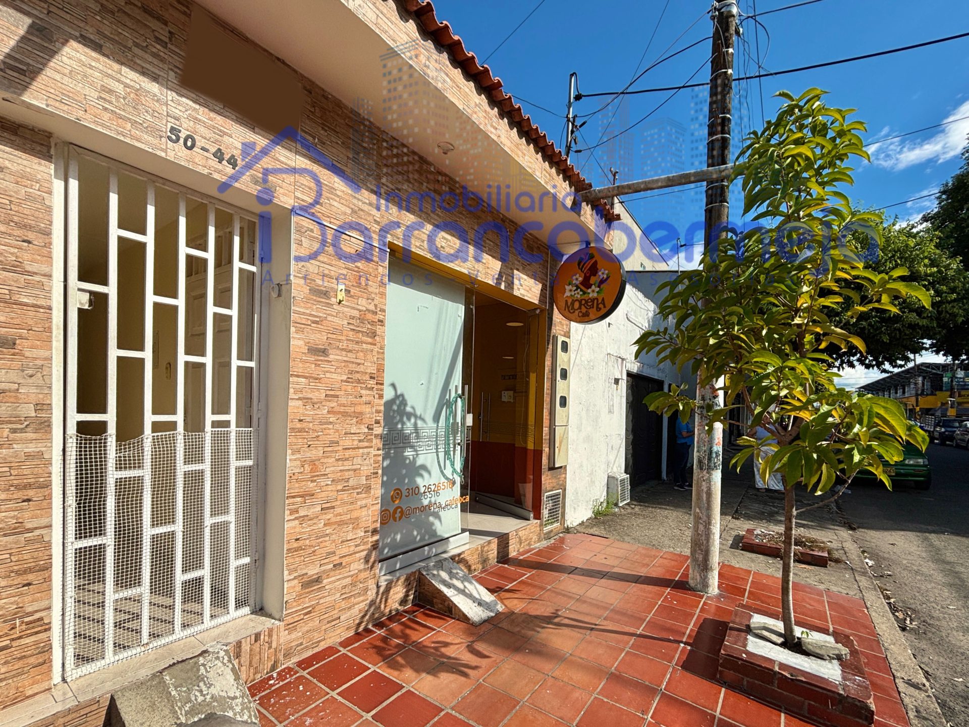 CASA CON LOCAL EN VENTA BARRIO COLOMBIA