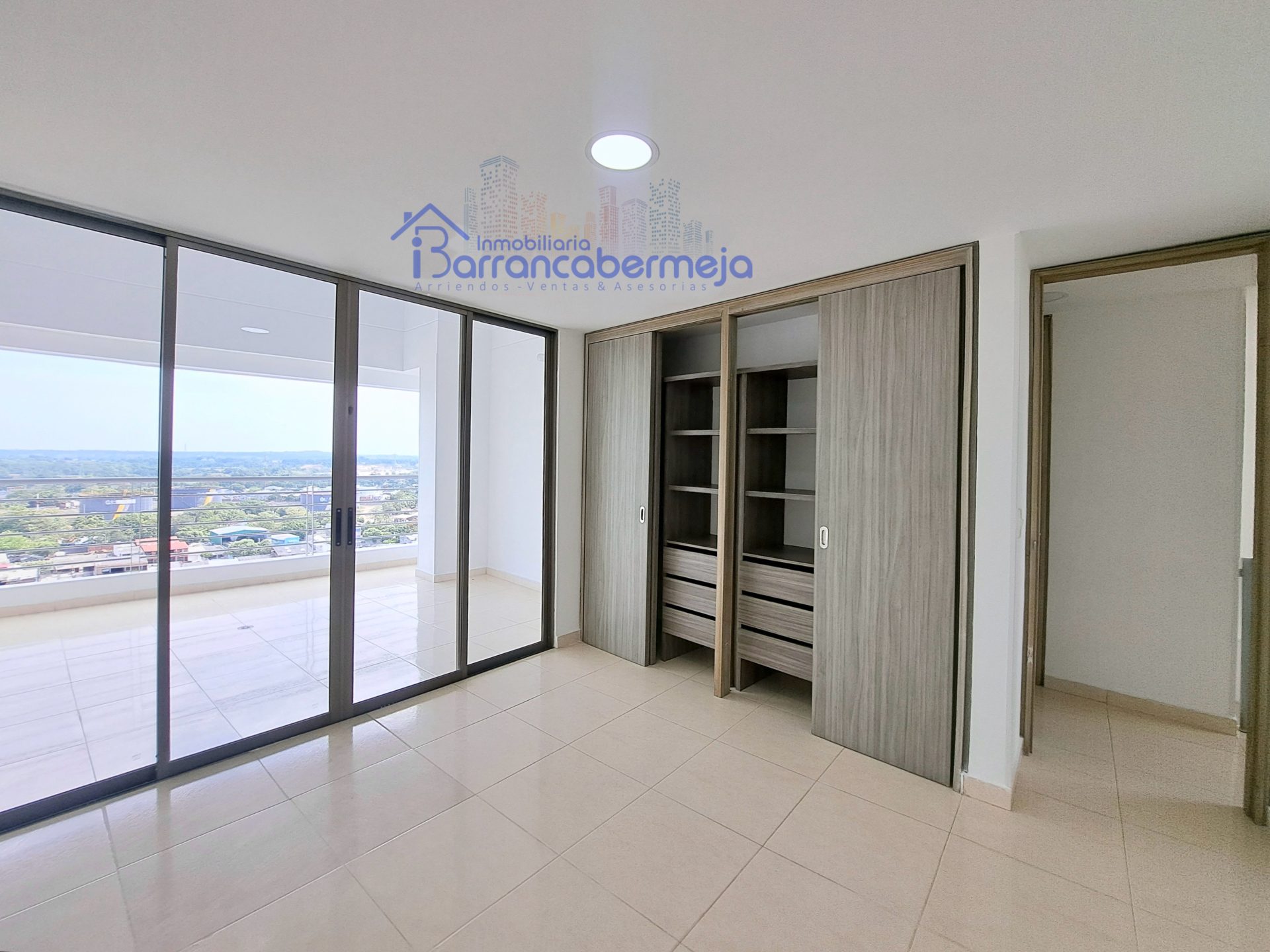 PENTHOUSE EN ARRIENDO BARRIO LIBERTAD, EDIF. LIBERTAD CONDOMINIO